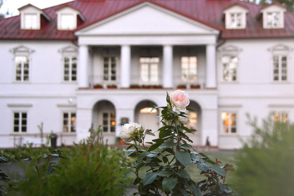 Hotel Bistrampolis Manor Kučiai Exterior foto